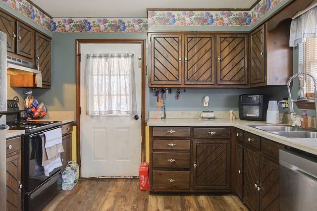 600 Pine Oaks Drive, Tunnel Hill, GA 30755