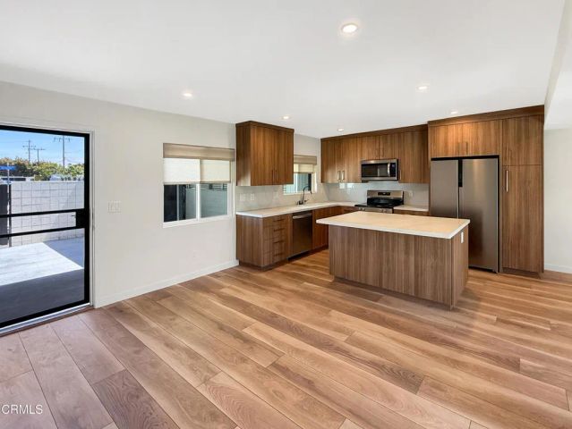 61 Redwood Avenue, Ventura, CA 93003