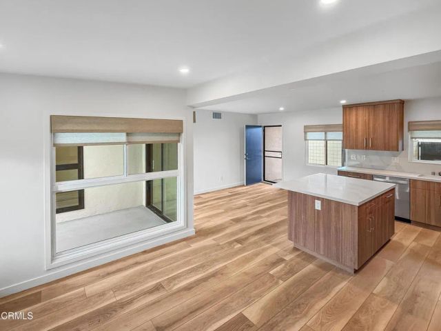 61 Redwood Avenue, Ventura, CA 93003