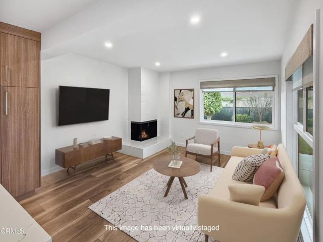 61 Redwood Avenue, Ventura, CA 93003