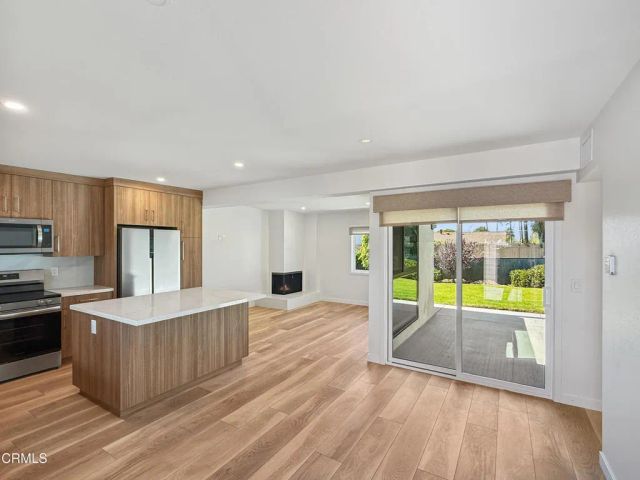 61 Redwood Avenue, Ventura, CA 93003
