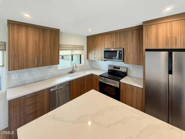 61 Redwood Avenue, Ventura, CA 93003