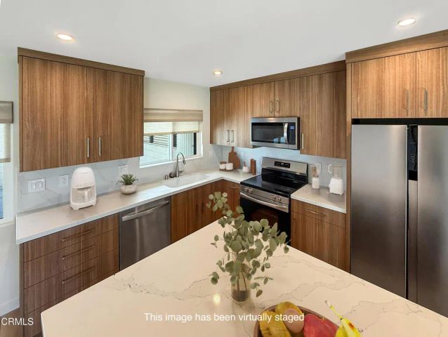 61 Redwood Avenue, Ventura, CA 93003