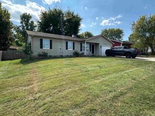 527 W Potowatami Drive, Ellettsville, IN 47429