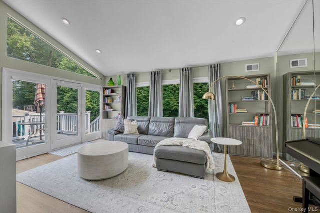 2 Madison Avenue, Jericho, NY 11753