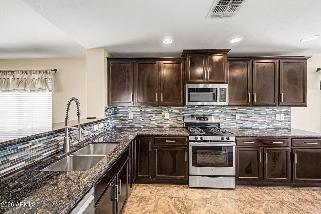 3915 S 186TH Lane, Goodyear, AZ 85338 — photo 3