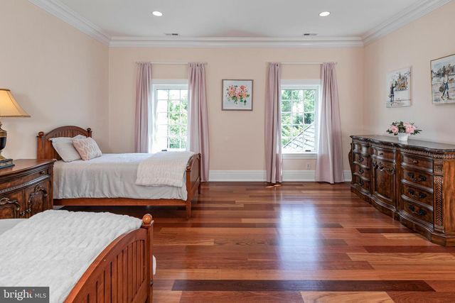 20 LEONARD CT, Princeton, NJ 08540