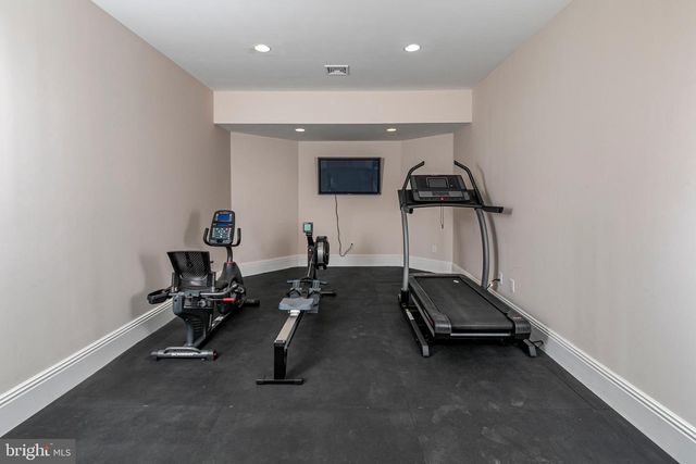 20 LEONARD CT, Princeton, NJ 08540