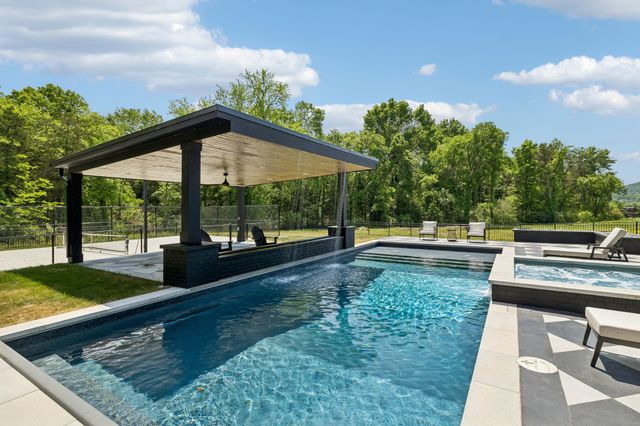 1001 Annecy Pkwy, Nolensville, TN 37135