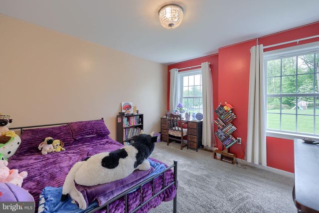 140 LIZ LN, Gap, PA 17527