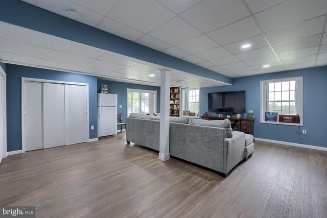 140 LIZ LN, Gap, PA 17527