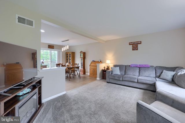 140 LIZ LN, Gap, PA 17527
