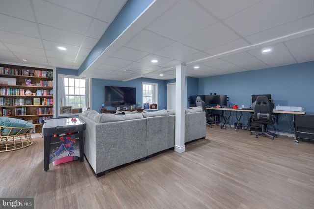 140 LIZ LN, Gap, PA 17527