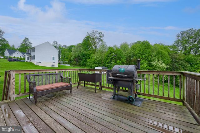 140 LIZ LN, Gap, PA 17527