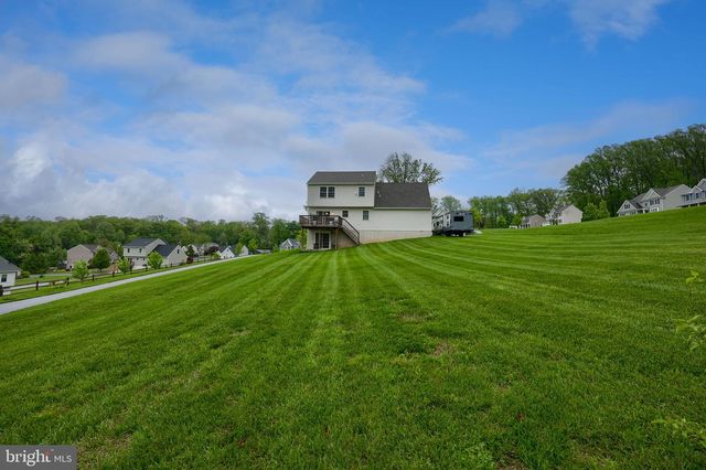 140 LIZ LN, Gap, PA 17527