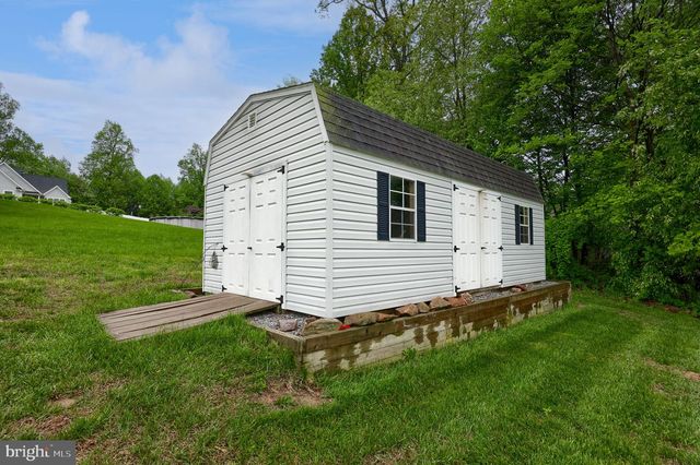 140 LIZ LN, Gap, PA 17527