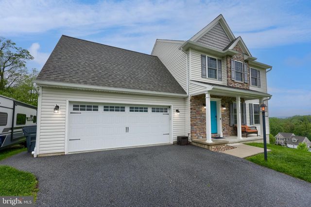 140 LIZ LN, Gap, PA 17527