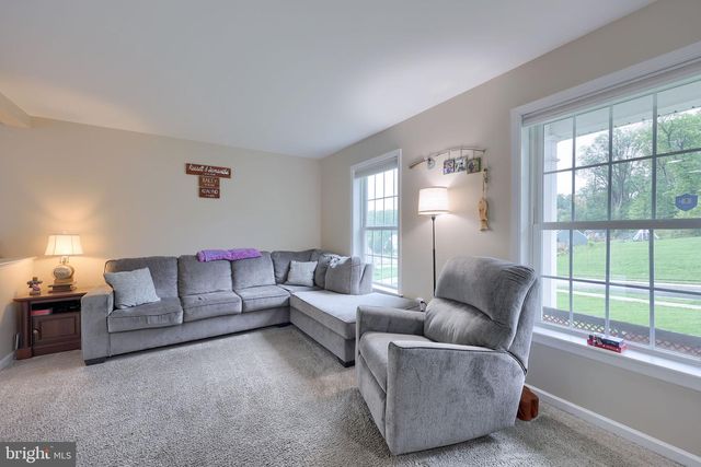 140 LIZ LN, Gap, PA 17527