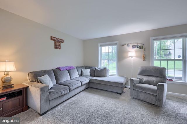 140 LIZ LN, Gap, PA 17527