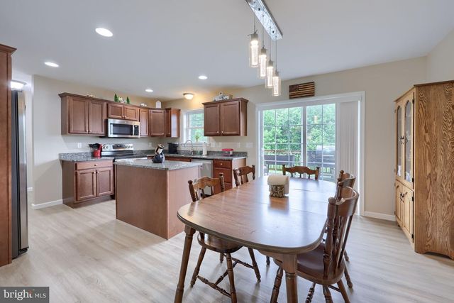 140 LIZ LN, Gap, PA 17527