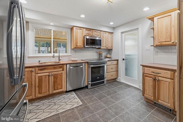 117 HARVEST RD, Cherry Hill, NJ 08002