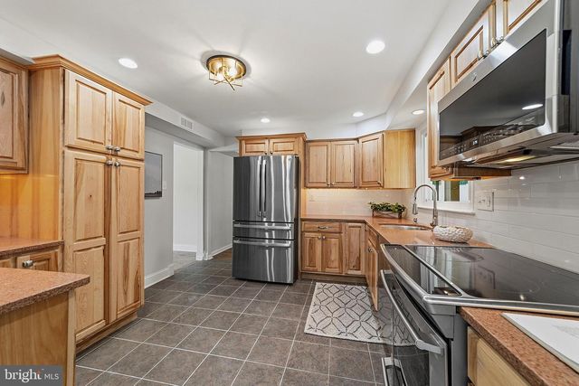 117 HARVEST RD, Cherry Hill, NJ 08002