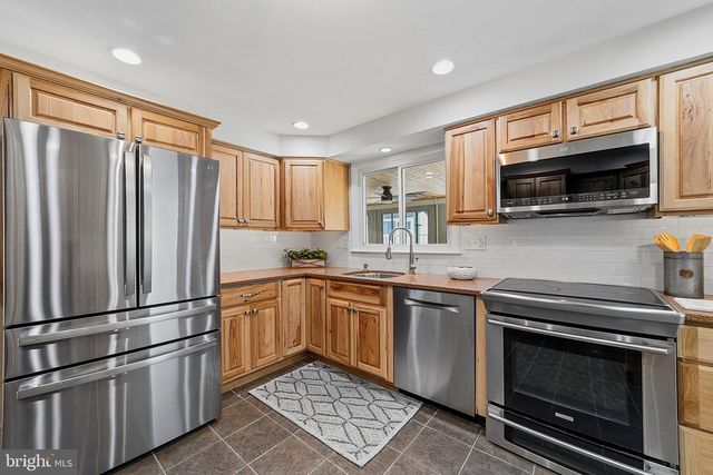 117 HARVEST RD, Cherry Hill, NJ 08002