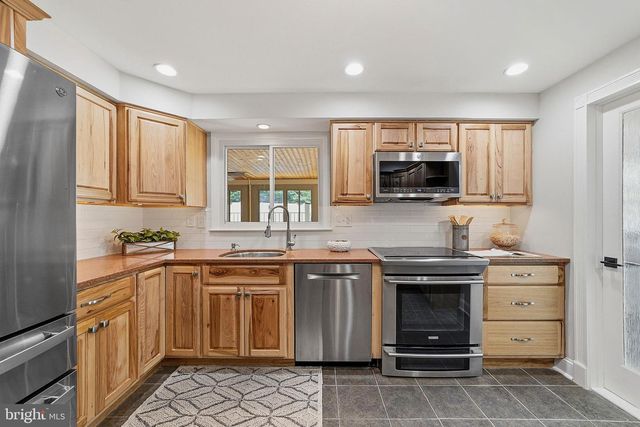 117 HARVEST RD, Cherry Hill, NJ 08002