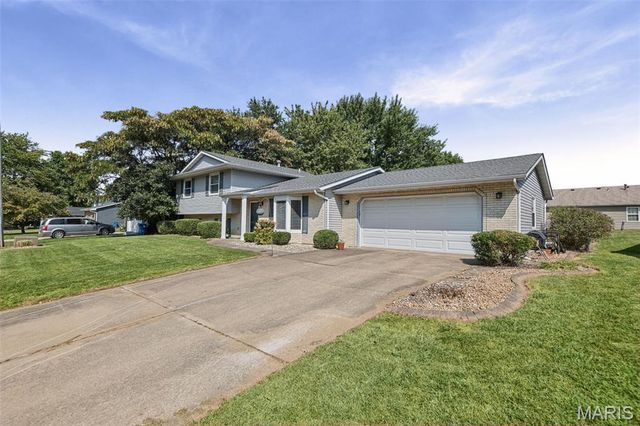 531 Whip Poor Will Street, Troy, IL 62294