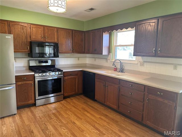 531 Whip Poor Will Street, Troy, IL 62294