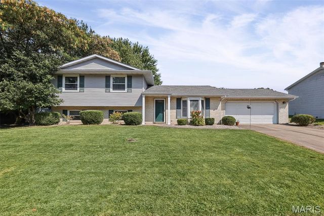 531 Whip Poor Will Street, Troy, IL 62294