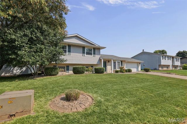 531 Whip Poor Will Street, Troy, IL 62294