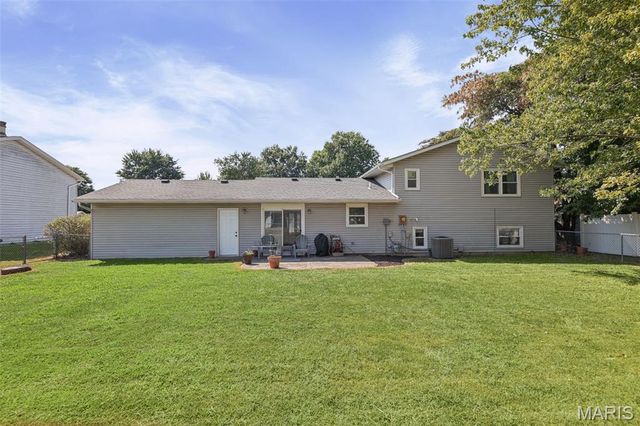 531 Whip Poor Will Street, Troy, IL 62294