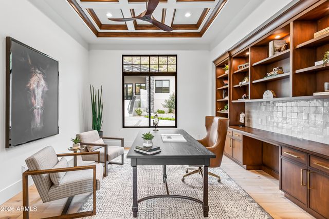 11520 E DREYFUS Avenue, Scottsdale, AZ 85259