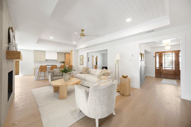 13824 Far Hills Lane, Dallas, TX 75240