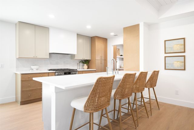 13824 Far Hills Lane, Dallas, TX 75240