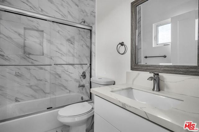 1108 Queen Anne Place, Los Angeles, CA 90019