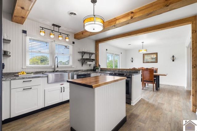 10256 E State Route 94, Murray, KY 42071