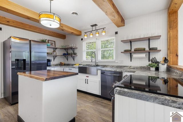 10256 E State Route 94, Murray, KY 42071