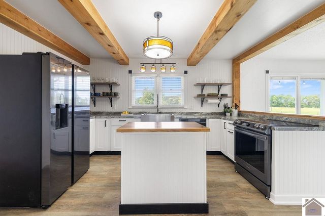 10256 E State Route 94, Murray, KY 42071