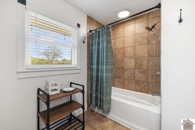 10256 E State Route 94, Murray, KY 42071