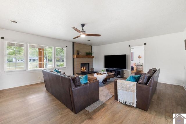 10256 E State Route 94, Murray, KY 42071