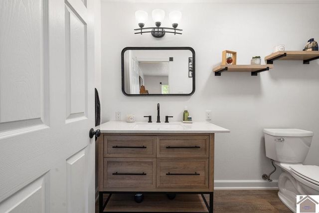 10256 E State Route 94, Murray, KY 42071