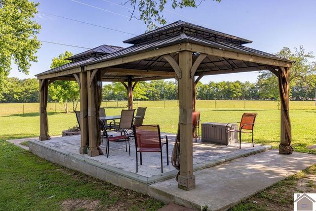 10256 E State Route 94, Murray, KY 42071