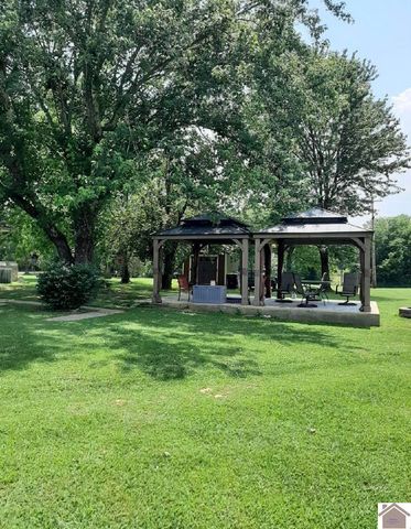 10256 E State Route 94, Murray, KY 42071