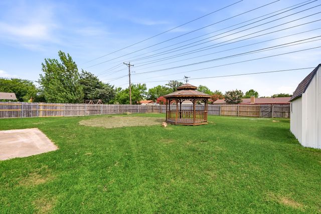7528 Circle Drive, North Richland Hills, TX 76180