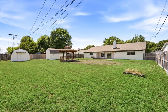 7528 Circle Drive, North Richland Hills, TX 76180