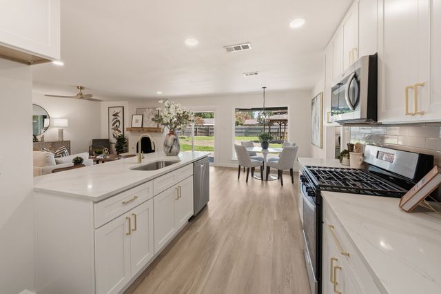 7528 Circle Drive, North Richland Hills, TX 76180