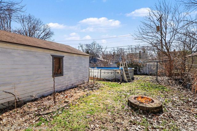 24691 Colgate Street, Dearborn Heights, MI 48125