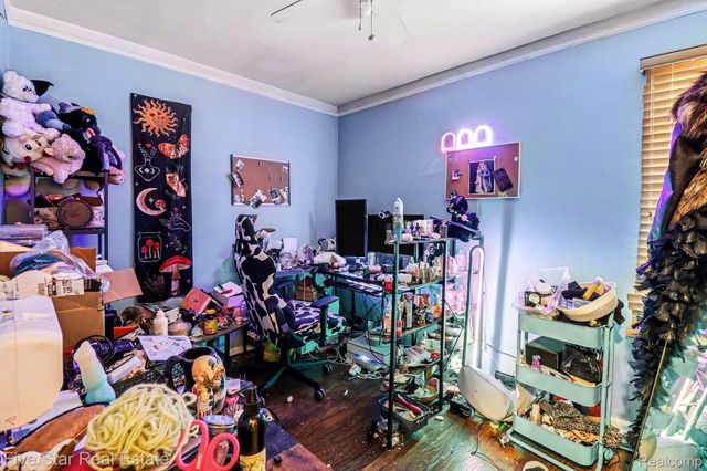 24691 Colgate Street, Dearborn Heights, MI 48125